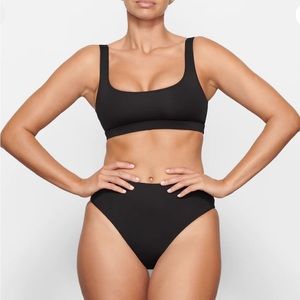 NWT SKIMS Signature Swim Tank Bikini Top Color: ONYX